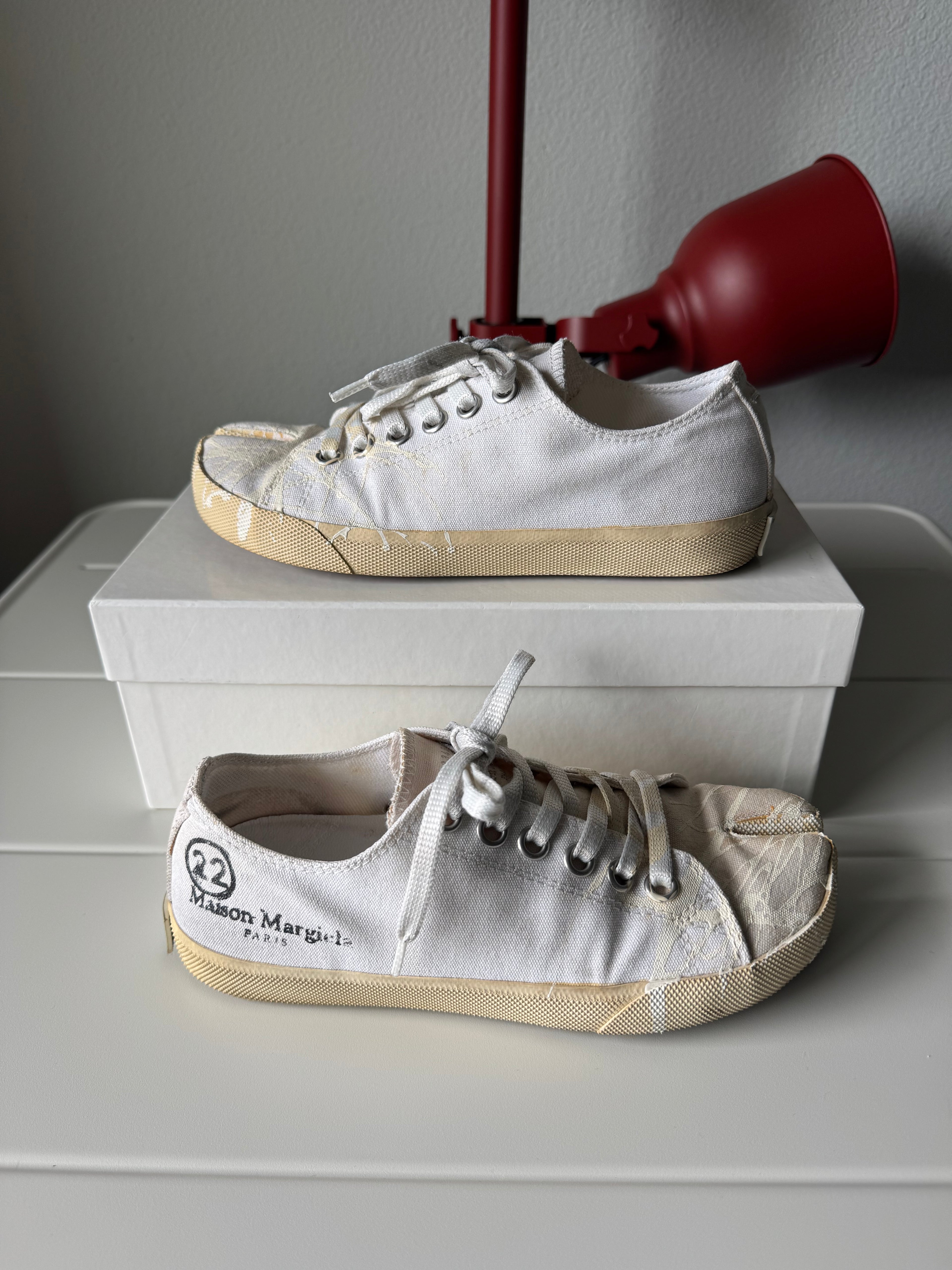 Maison Margiela Women’s Tabi White Paint Splatter Sneakers 35/5