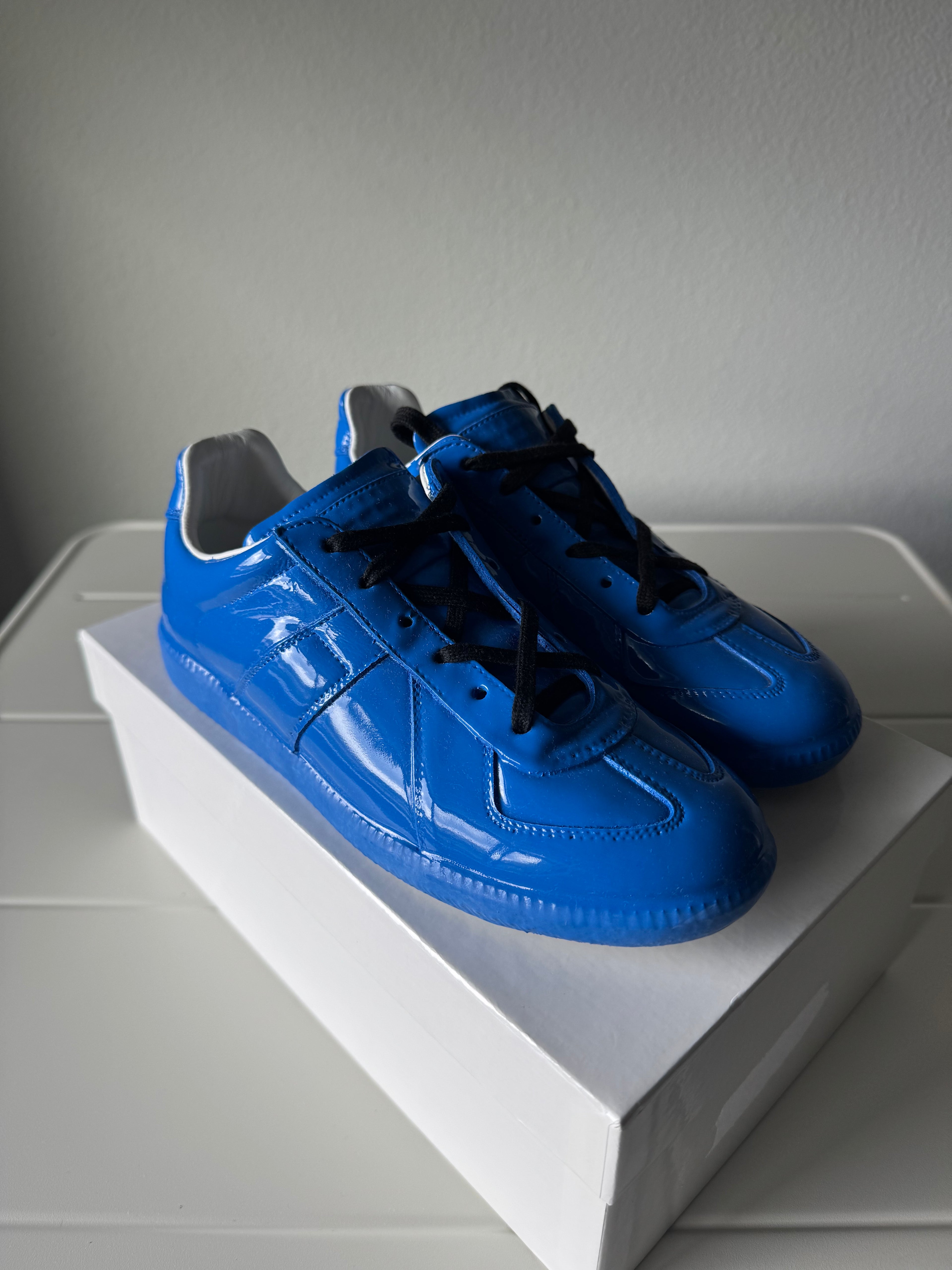 Maison Margiela Women’s Patent Rubber Blue Gats 36/6