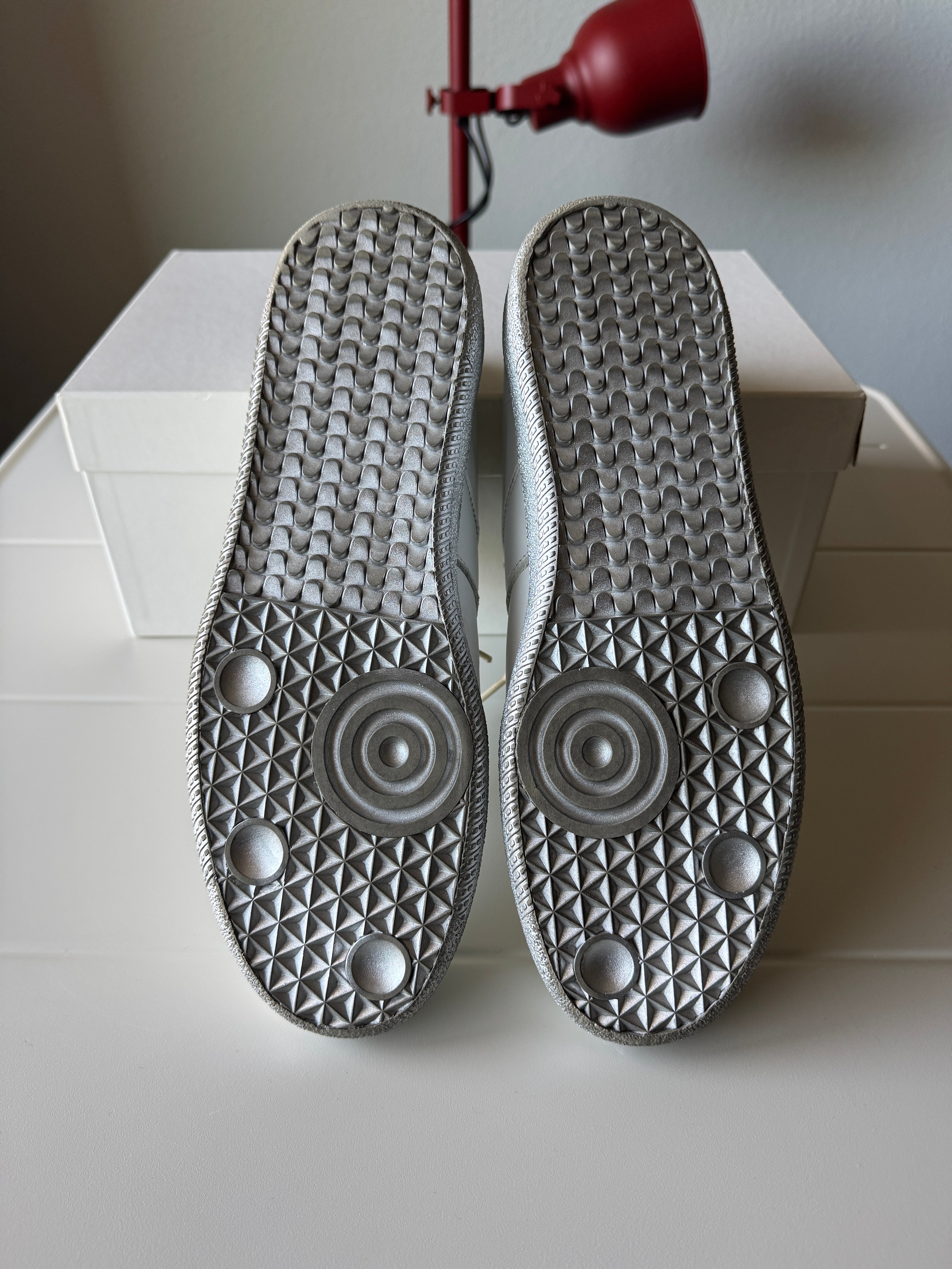 Maison Margiela Silver Sole Gats 42/9