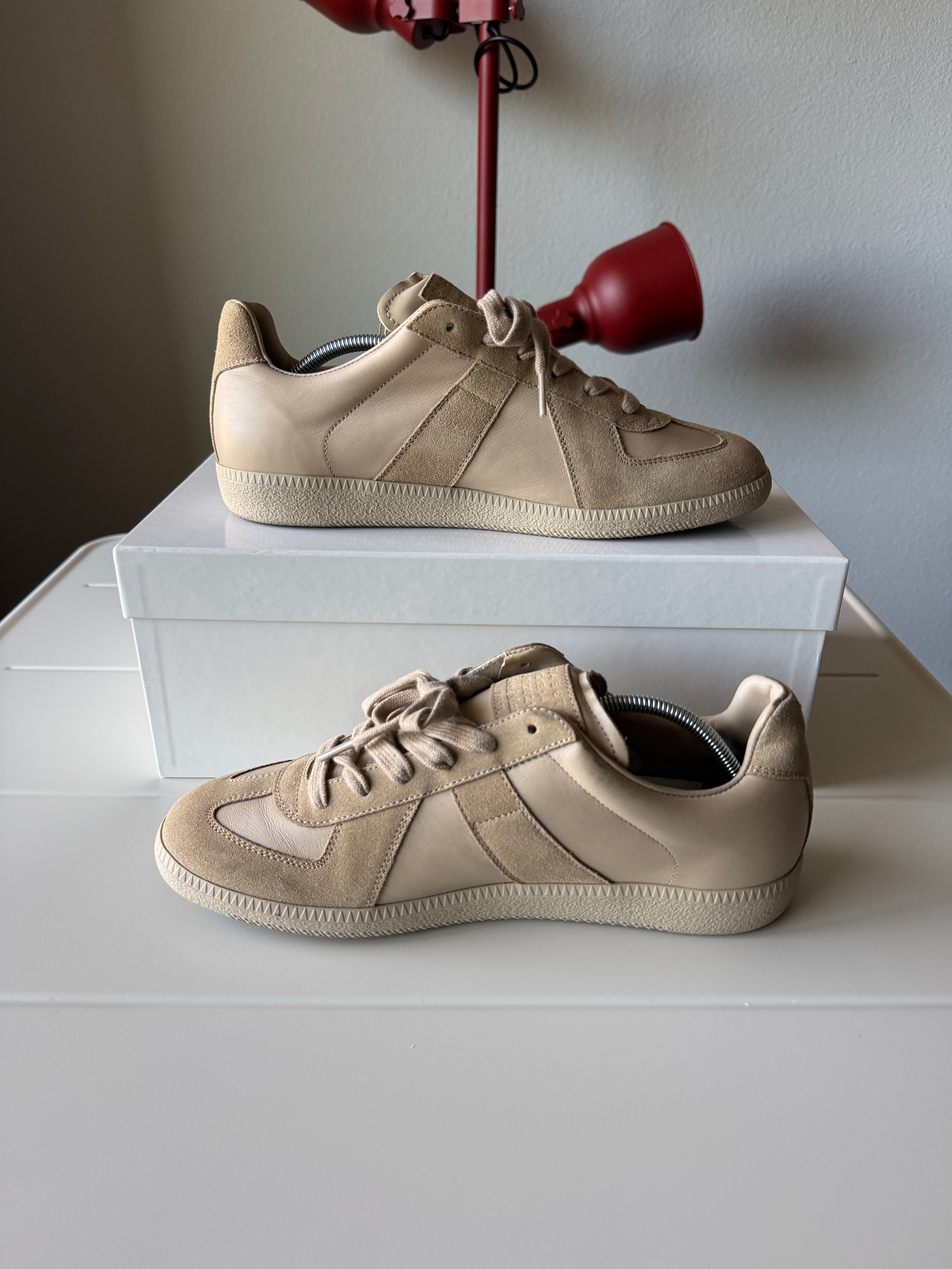 Maison Margiela Beige Gats 41.5/8.5
