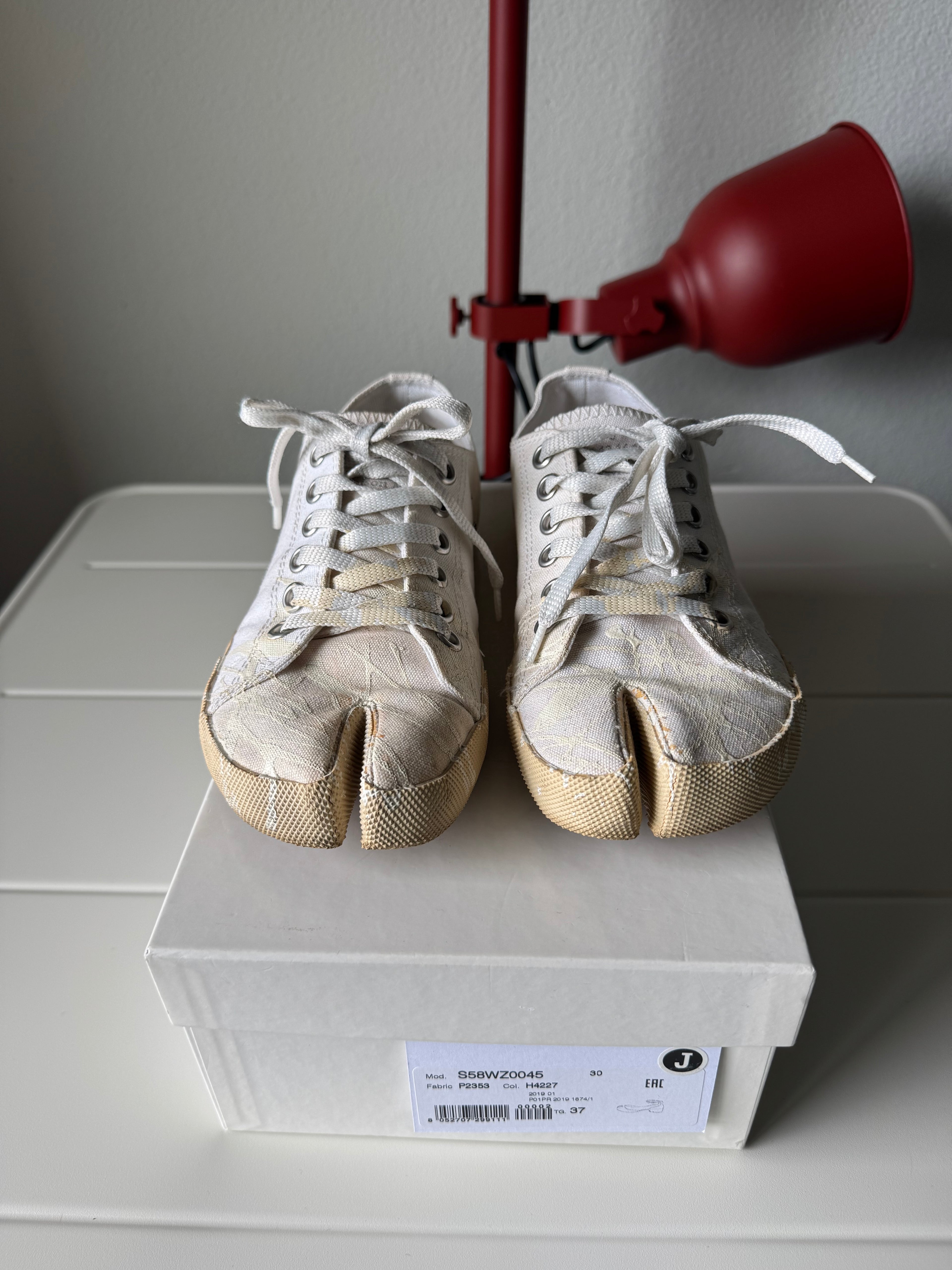 Maison Margiela Women’s Tabi White Paint Splatter Sneakers 35/5