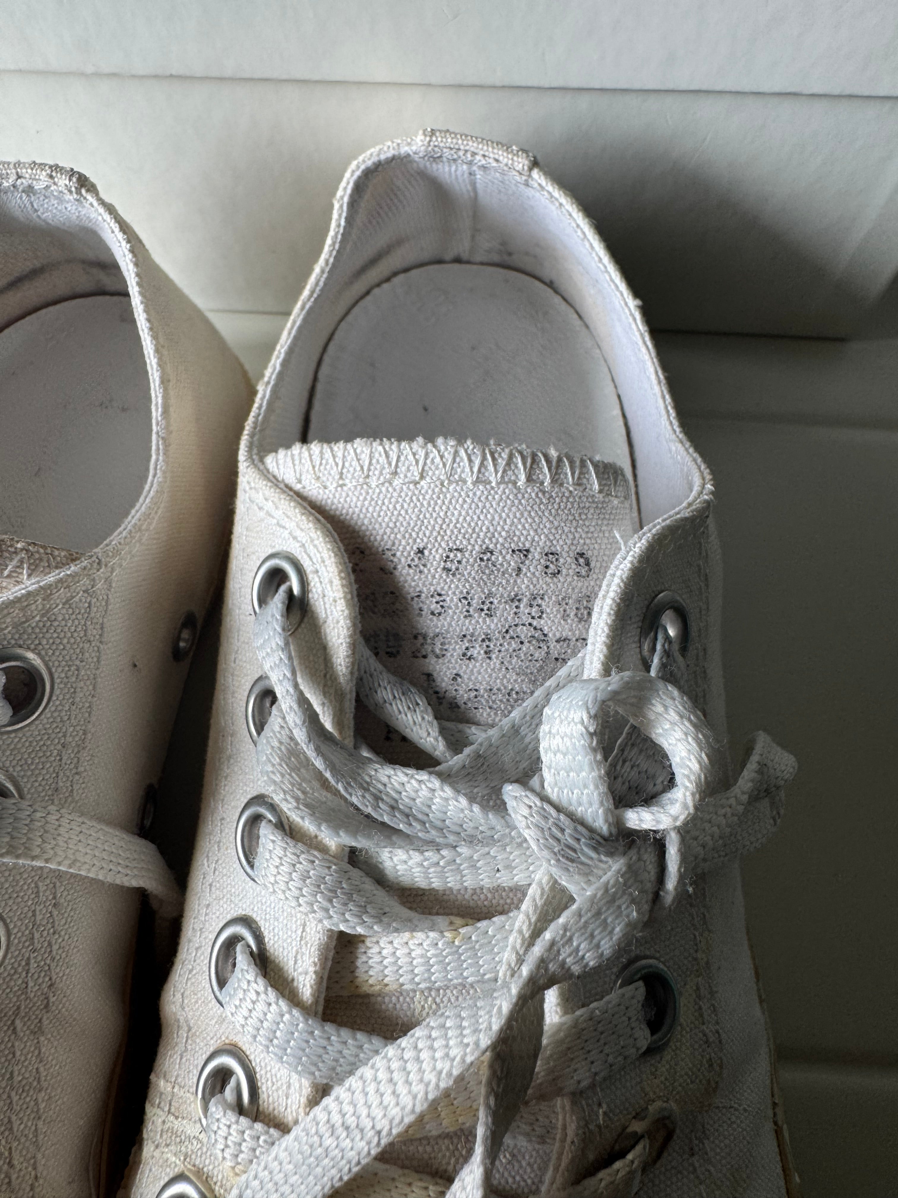 Maison Margiela Women’s Tabi White Paint Splatter Sneakers 35/5