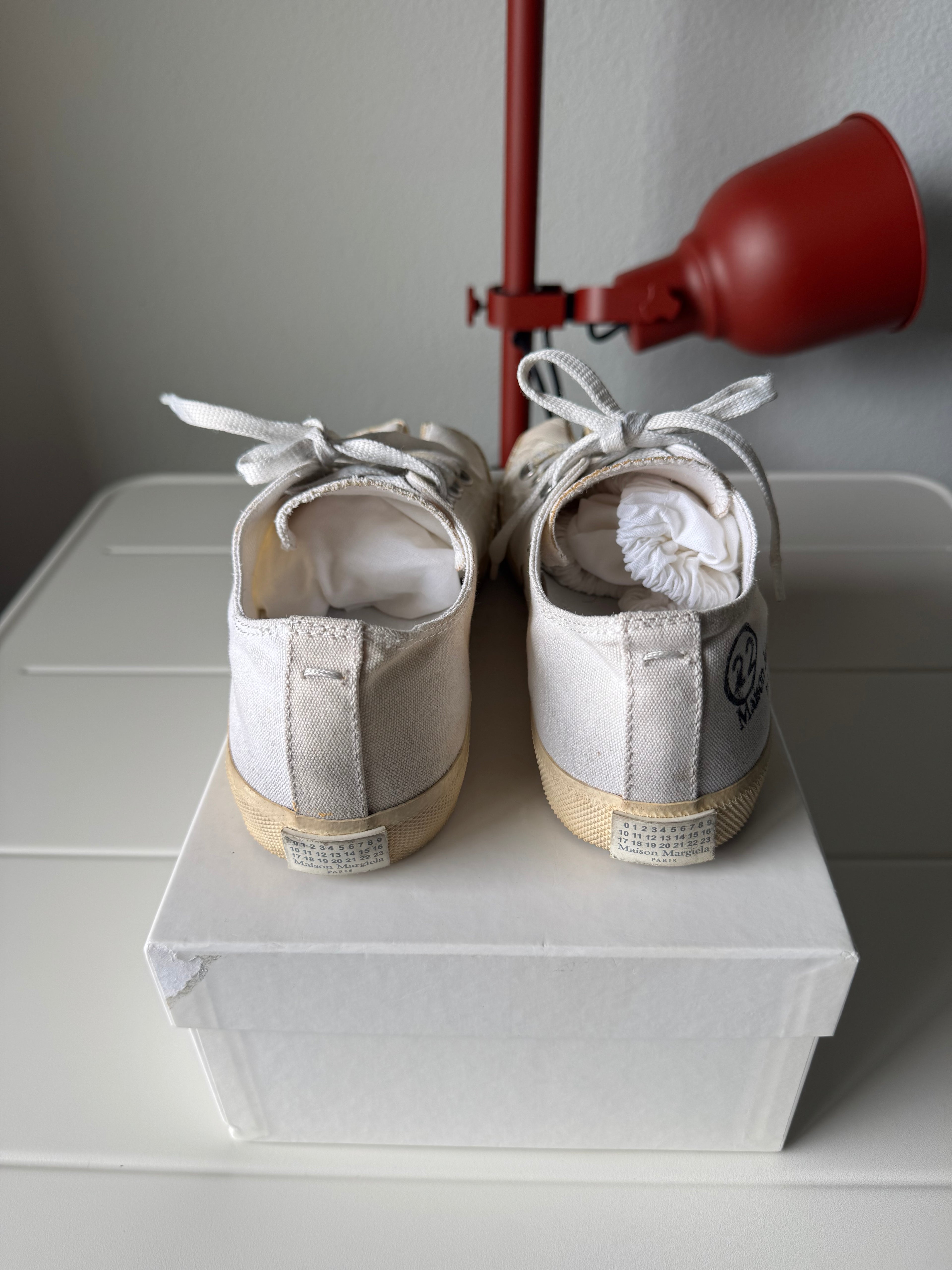 Maison Margiela Women’s Tabi White Paint Splatter Sneakers 35/5