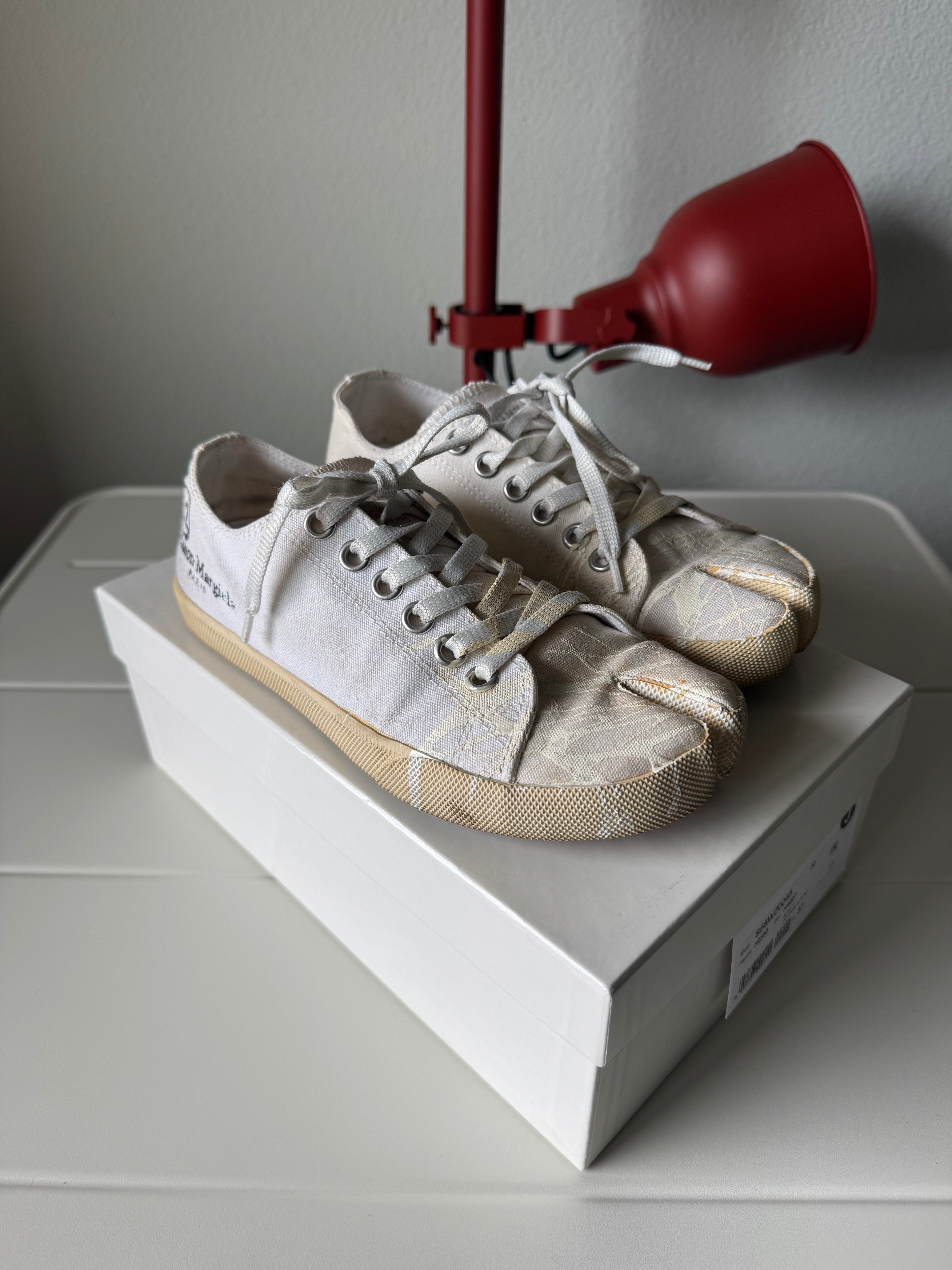 Maison Margiela Women’s Tabi White Paint Splatter Sneakers 35/5