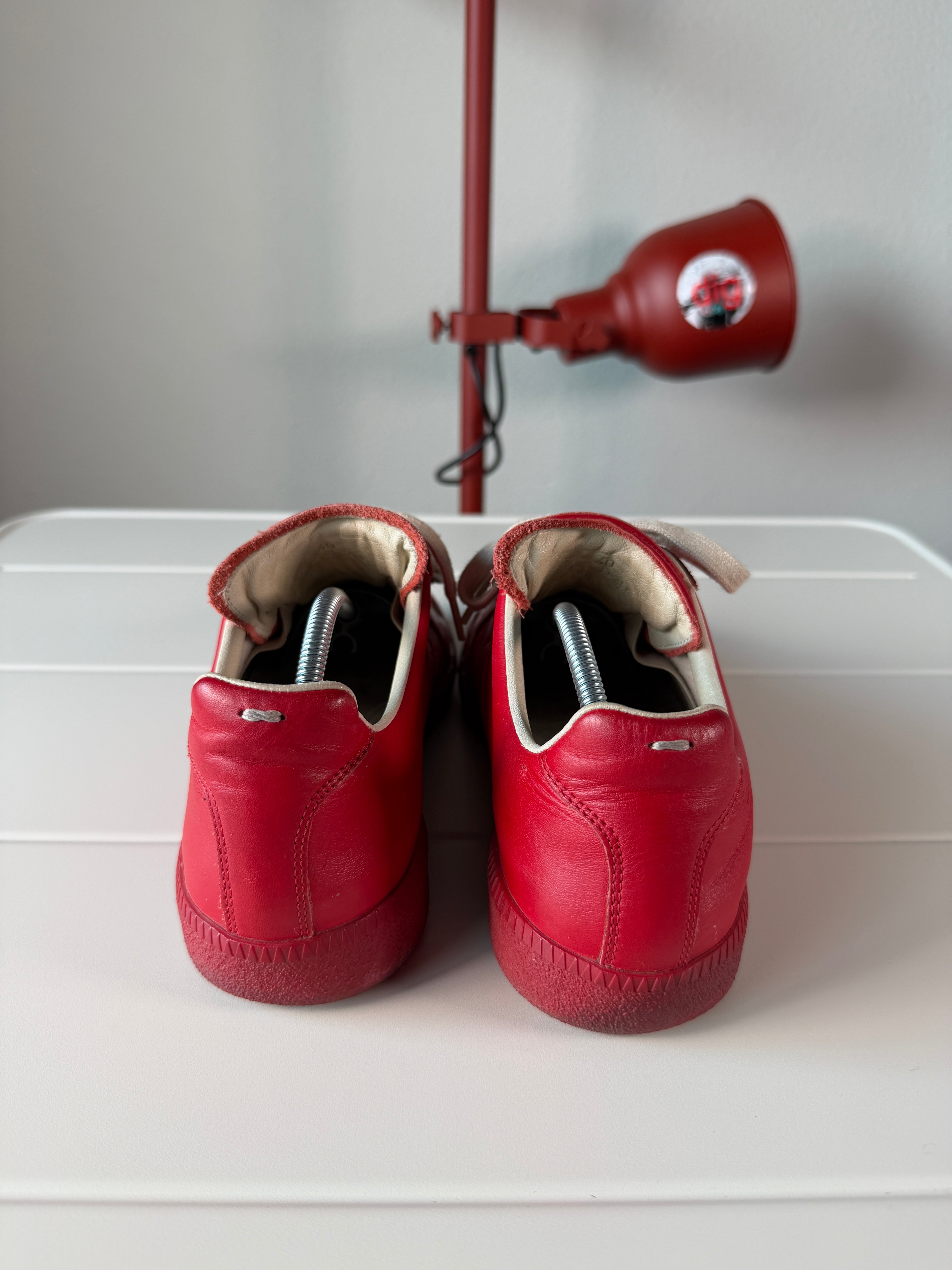 Maison Margiela Red Paint Splatter Gats 40/7