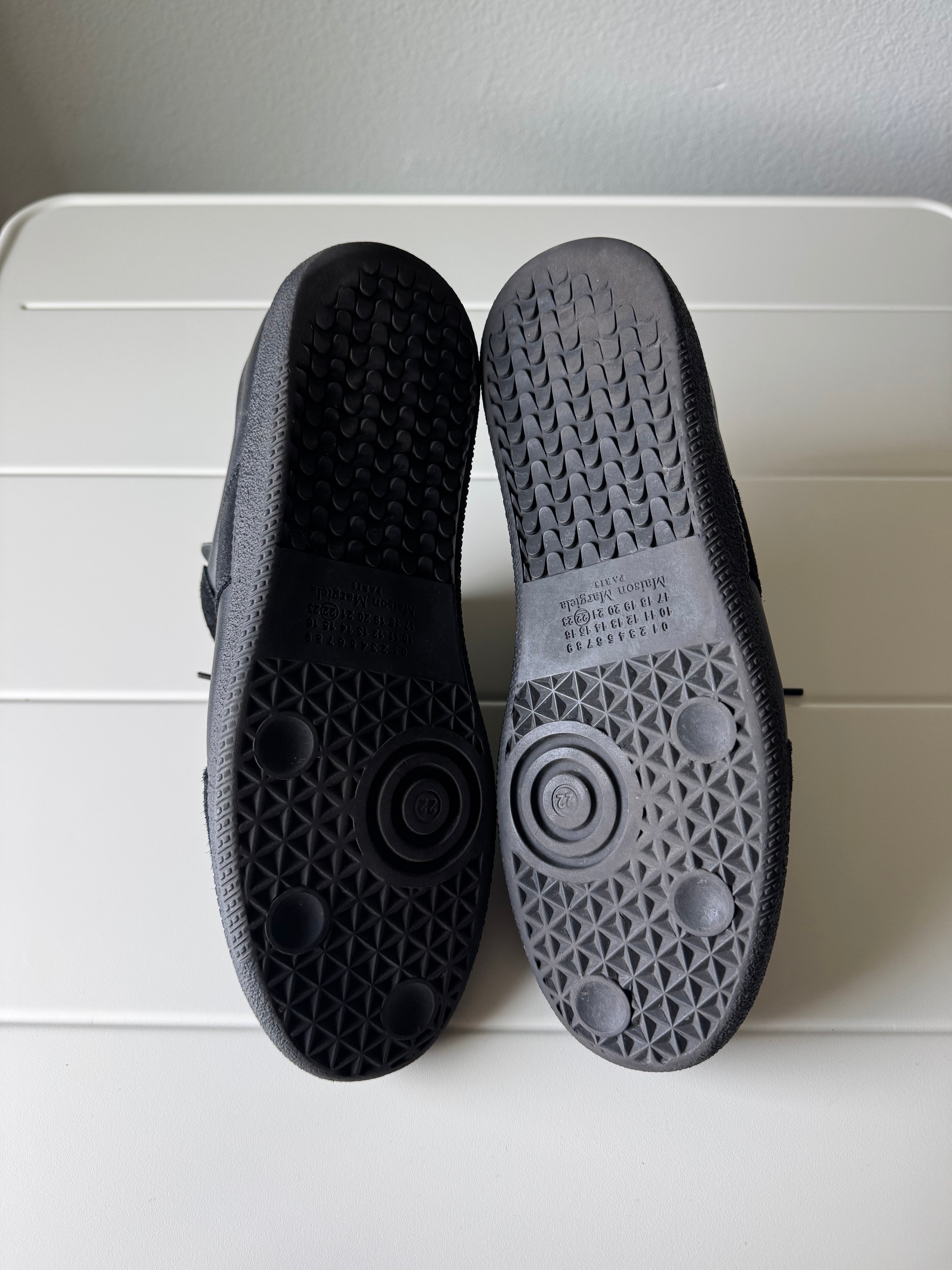 Maison Margiela Triple Black Gats 42/9