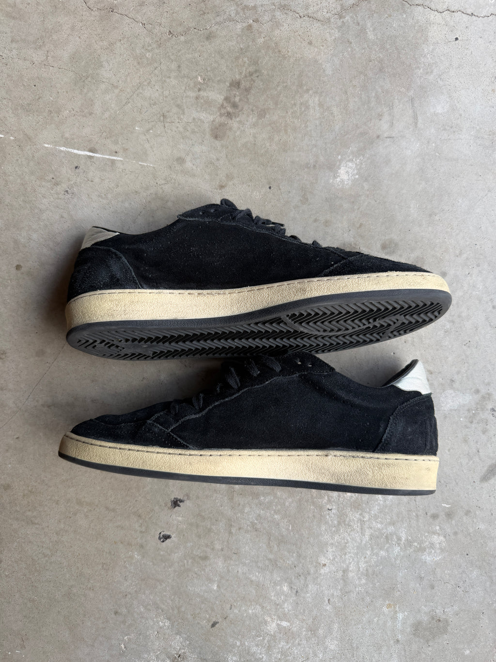 Golden Goose Black Suede Ballstars 45/12