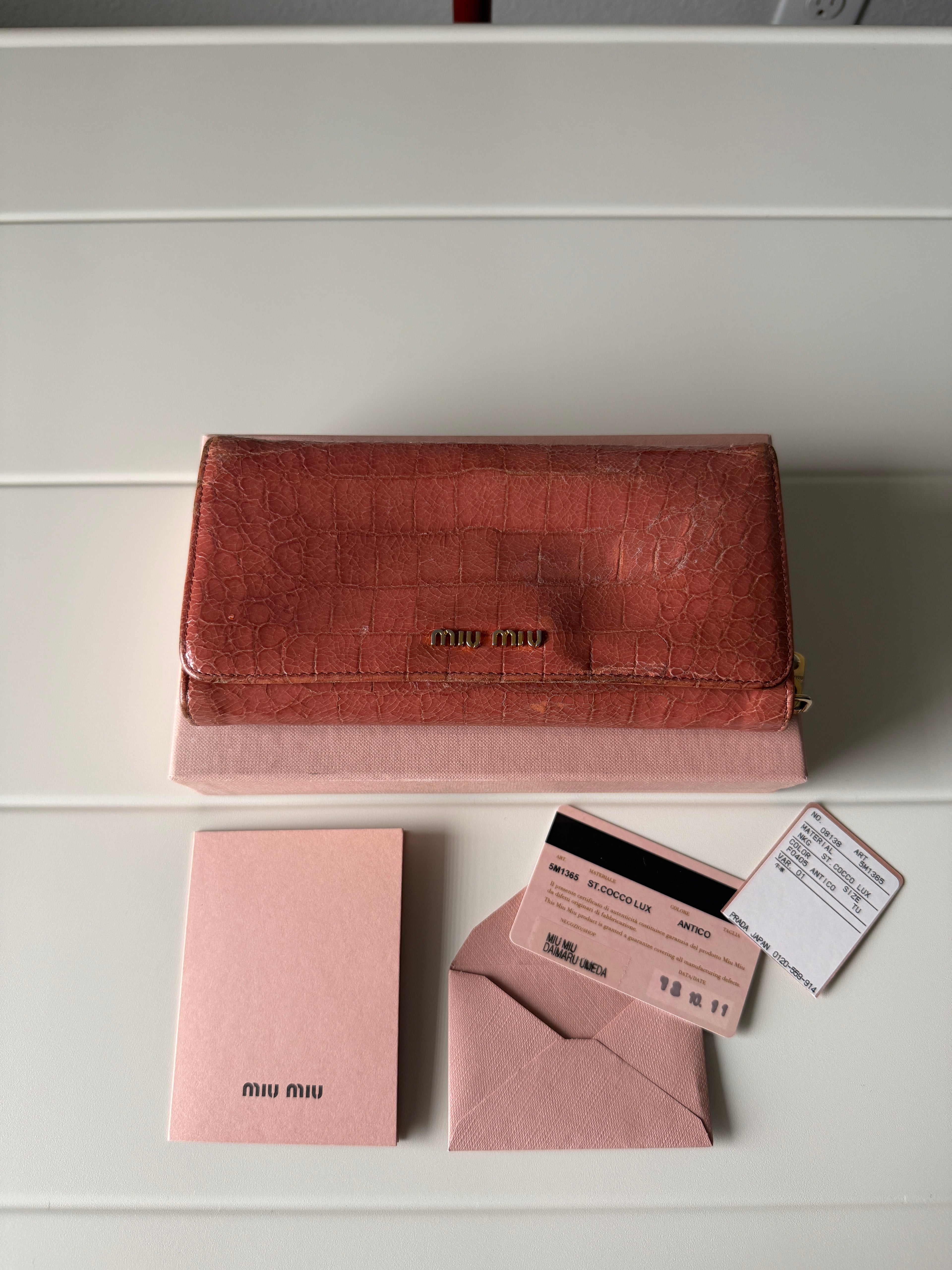 Miu Miu 00's Antico Patent Gator Pink Wallet