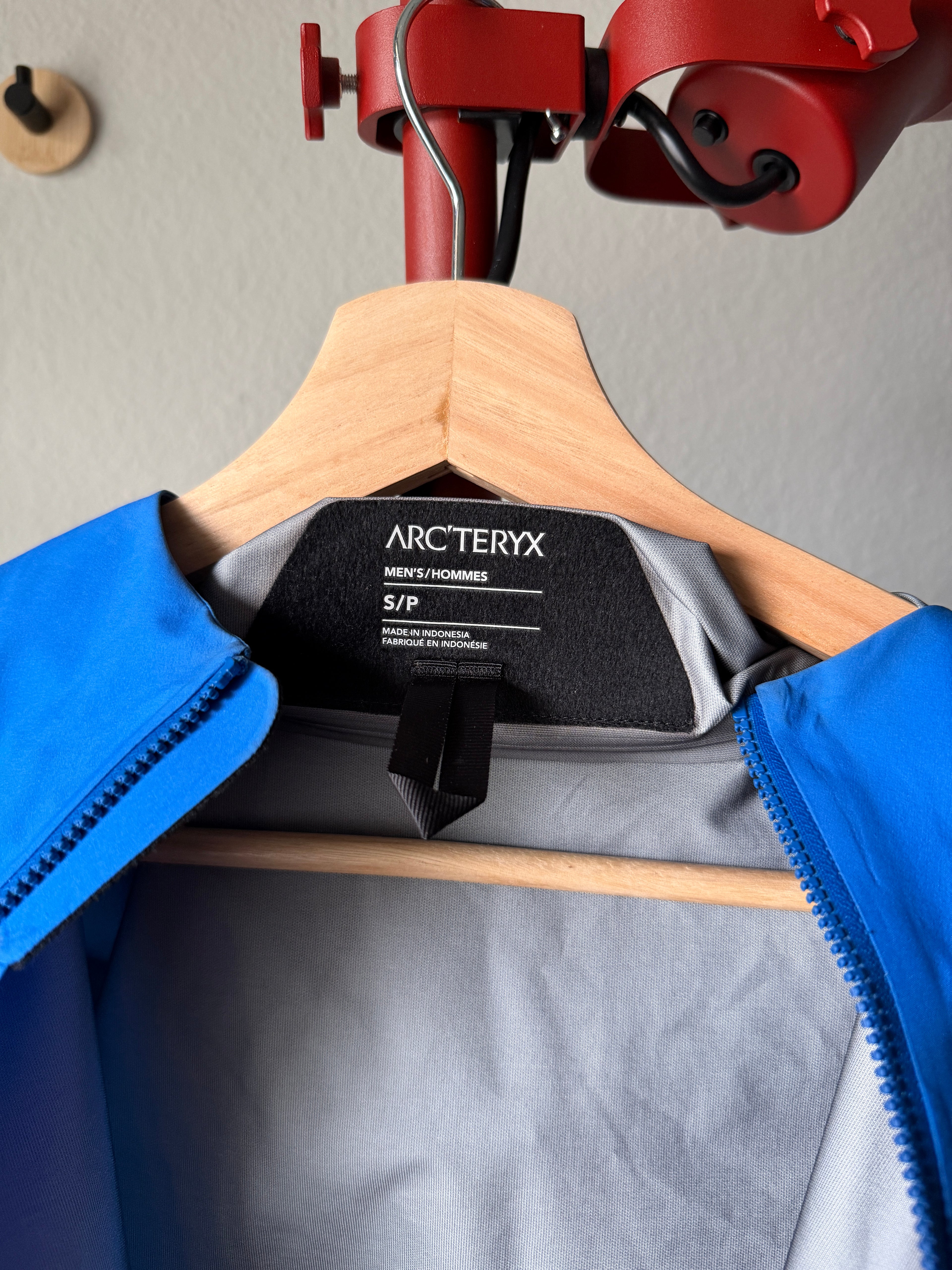 Arc'teryx Beta Gore-tex Rain Jacket Blue S