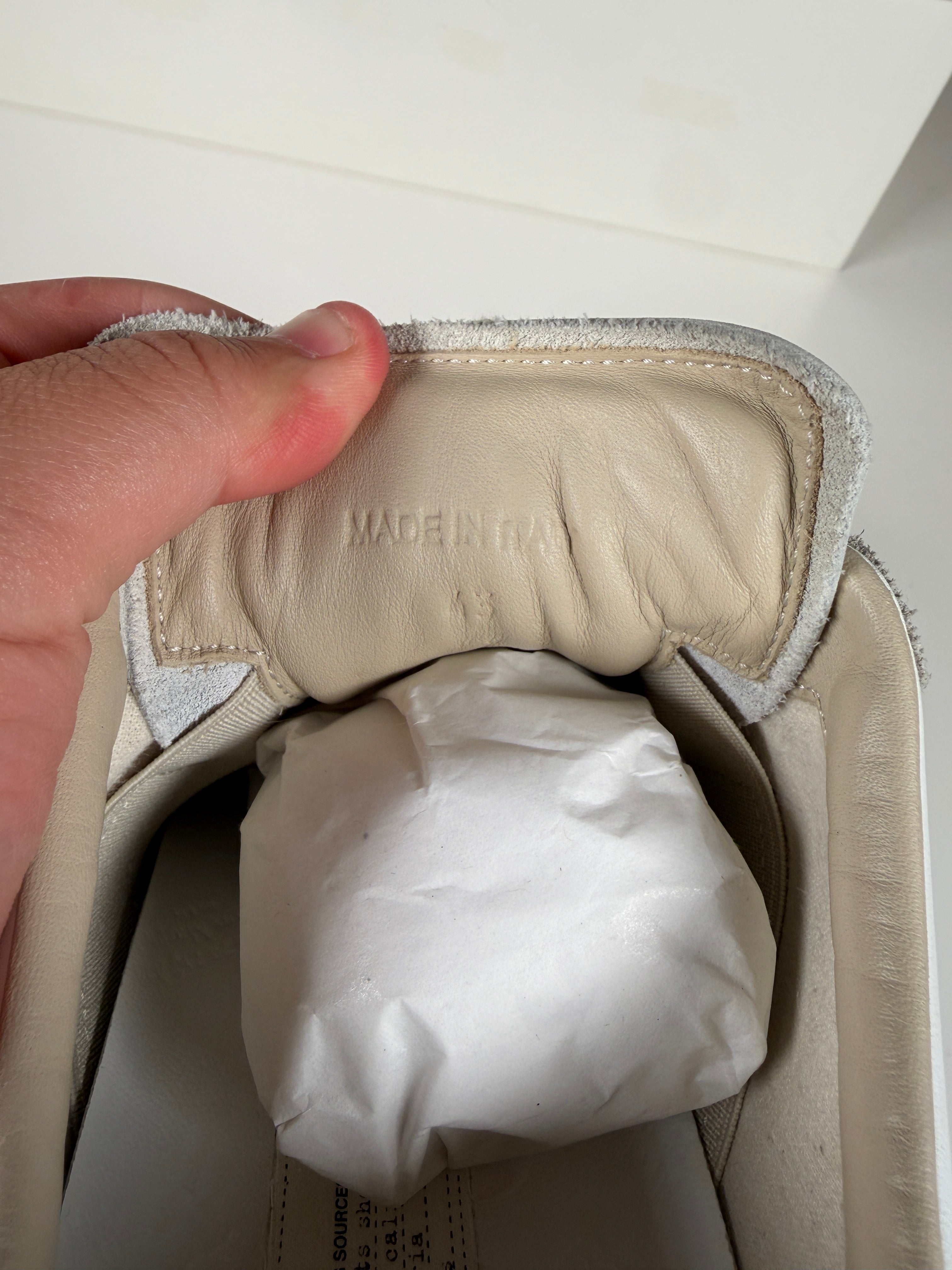 Maison Margiela White Paint Gum Gats 43/10