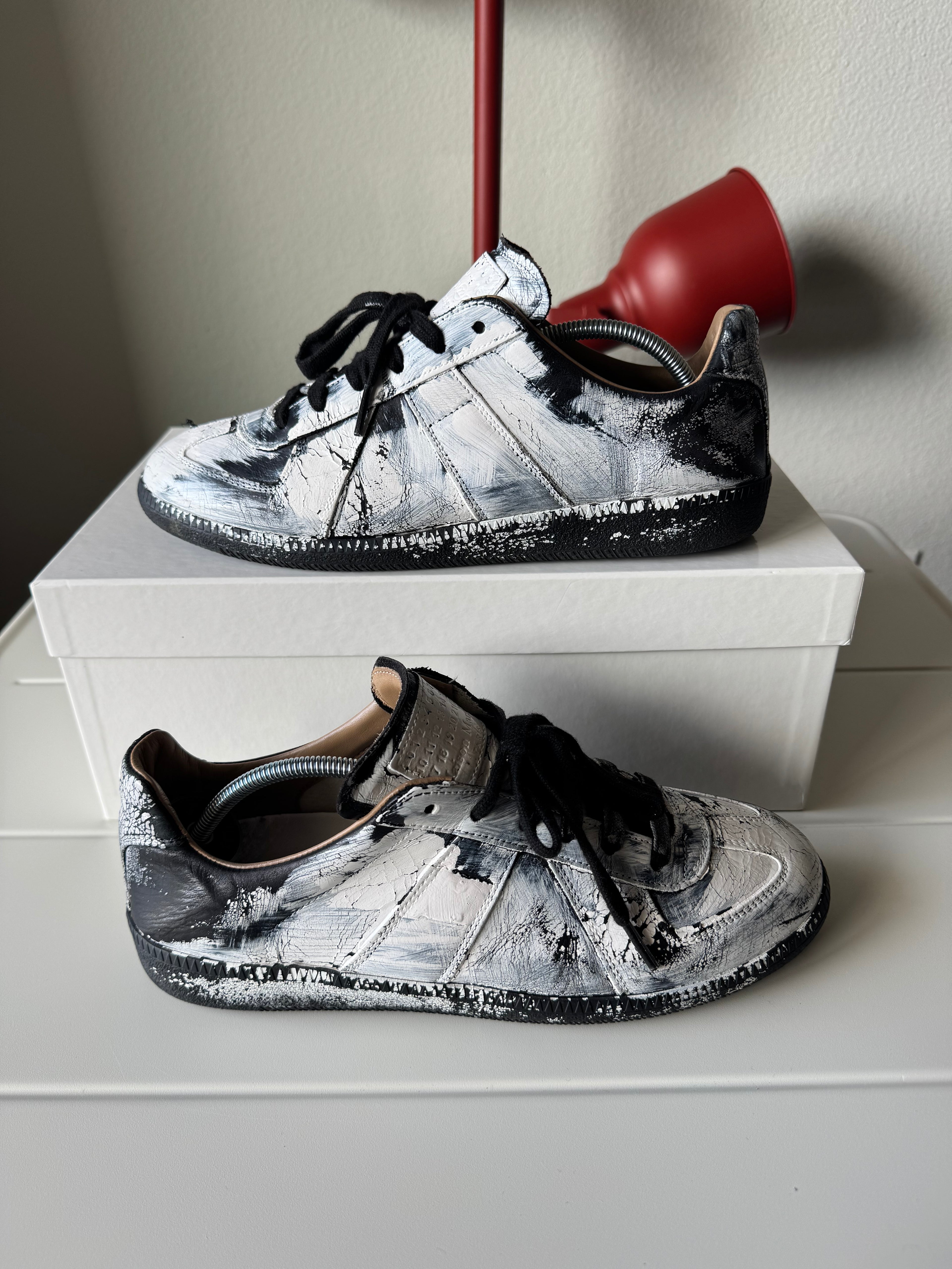 Maison Margiela Bianchetto Black Cracked Paint Gats 41/8