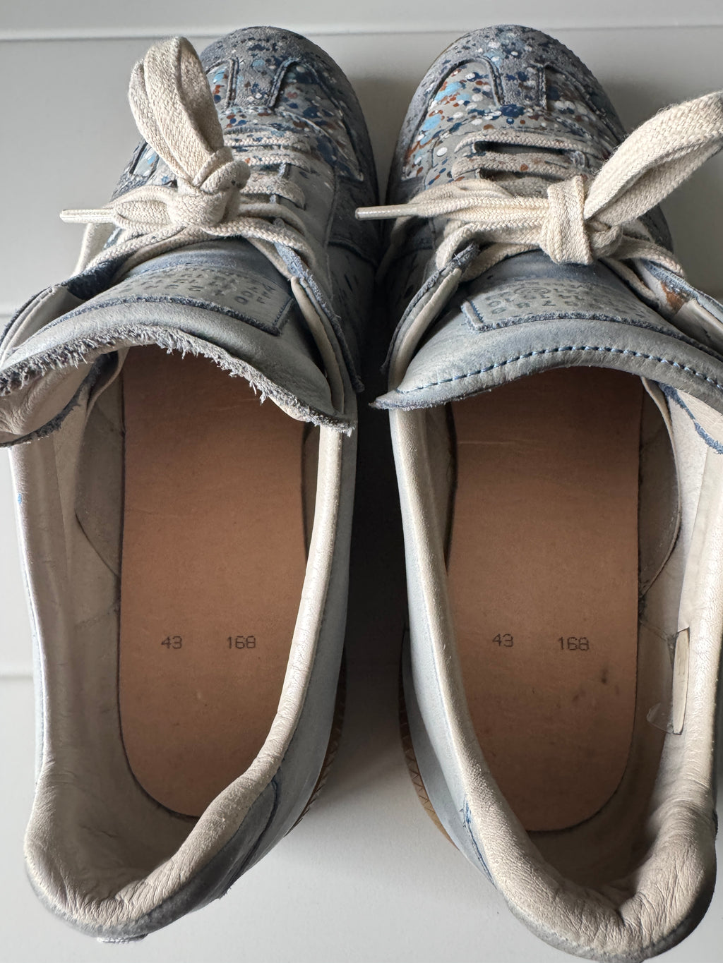Maison Margiela Blue Paint Splatter Gats 43/10