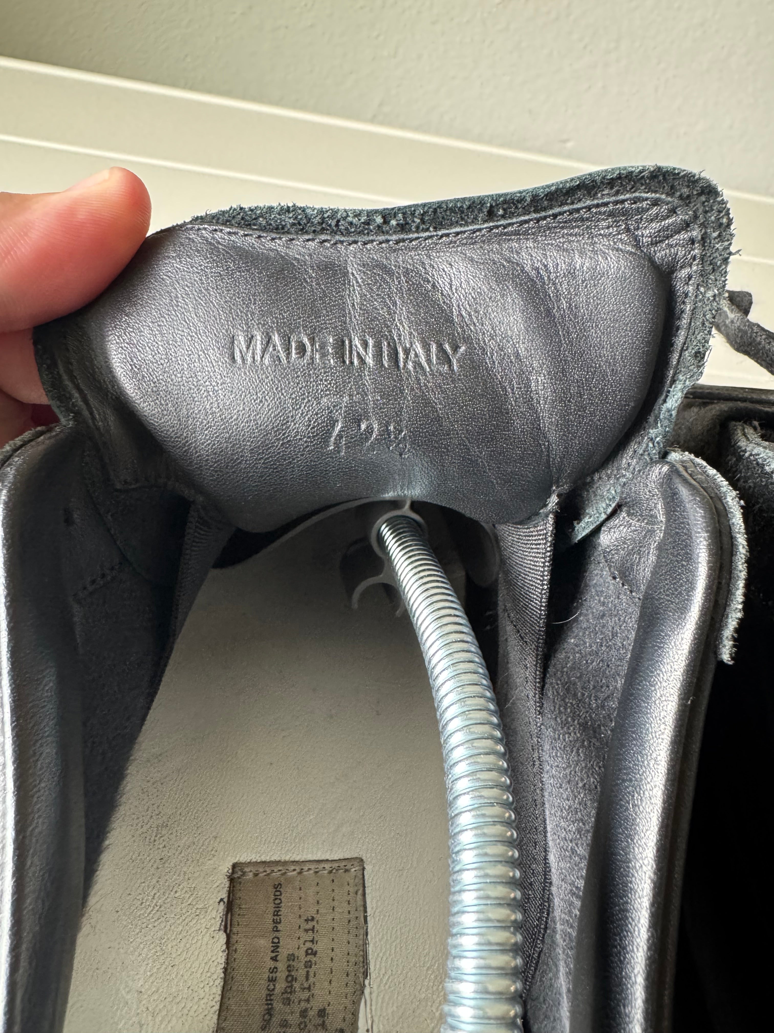 Maison Margiela Triple Black Gats 42/9