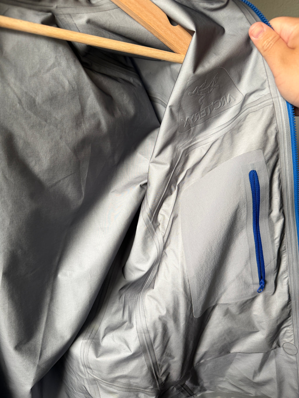 Arc'teryx Beta Gore-tex Rain Jacket Blue S