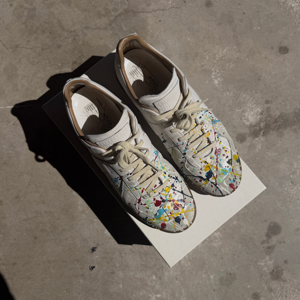 Maison Margiela White Paint Splatter Gats 42/9