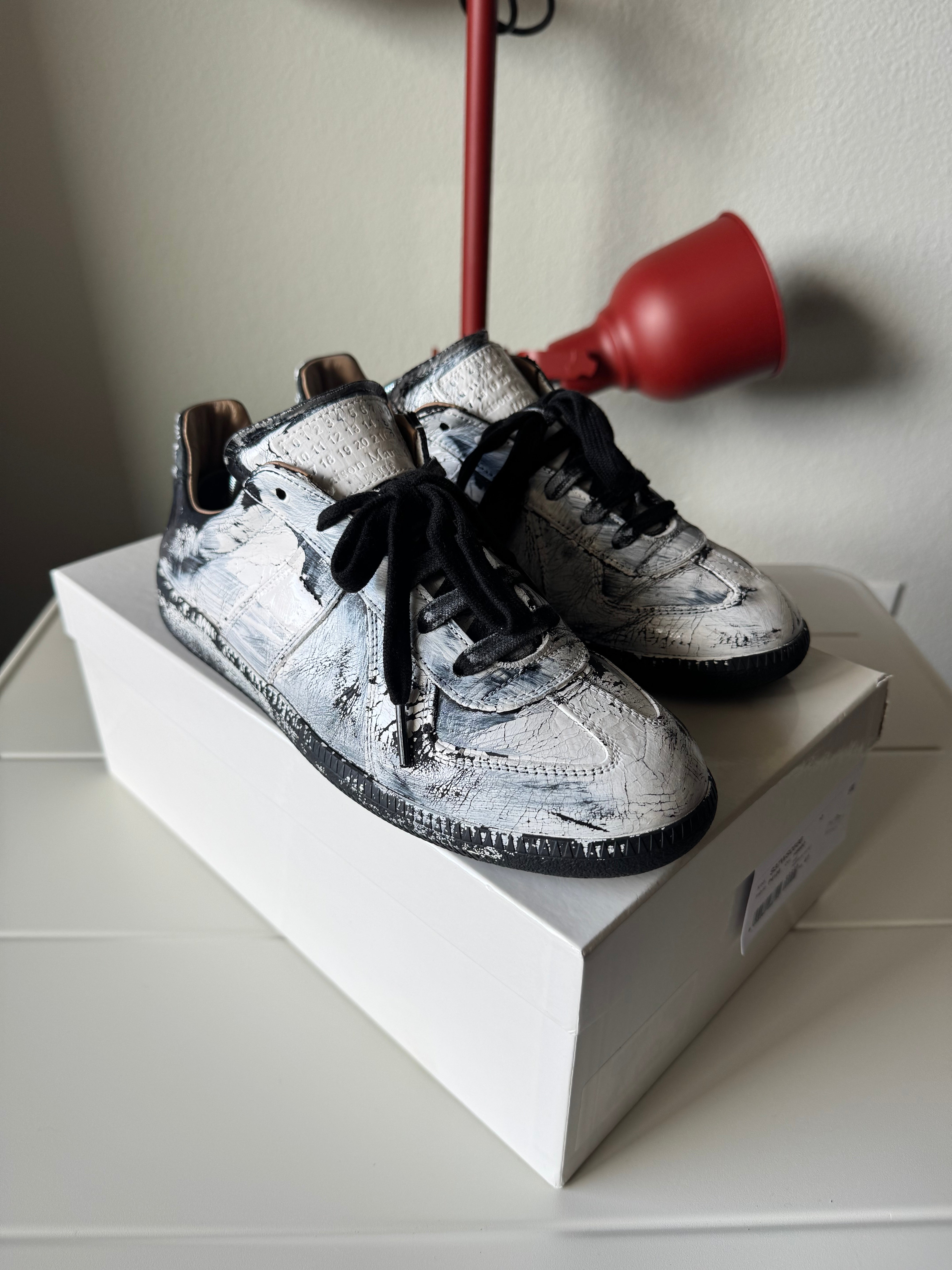 Maison Margiela Bianchetto Black Cracked Paint Gats 41/8 – Dig Supply