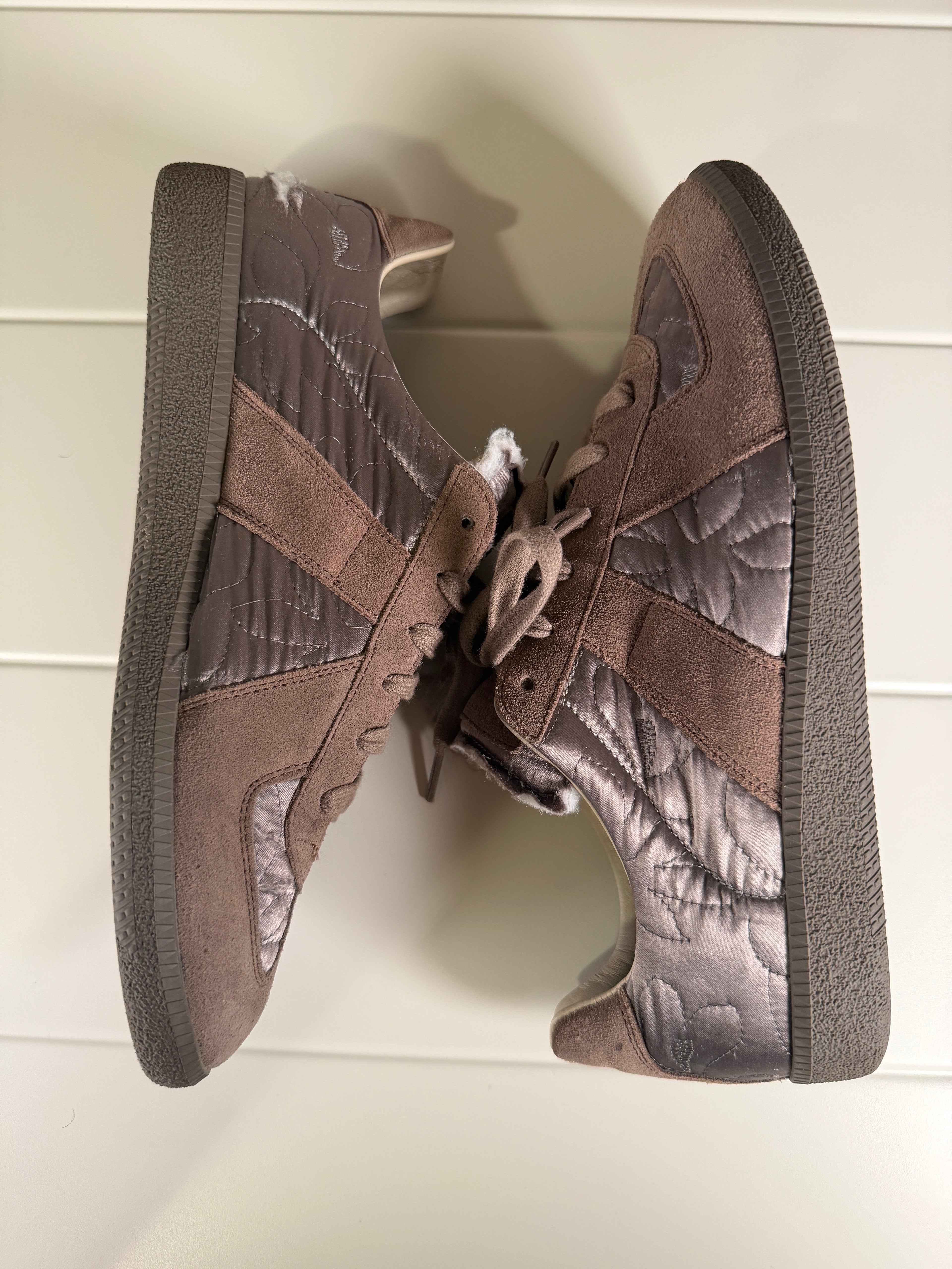 Maison Margiela Brown Quilted Embroidered Gats 43/10