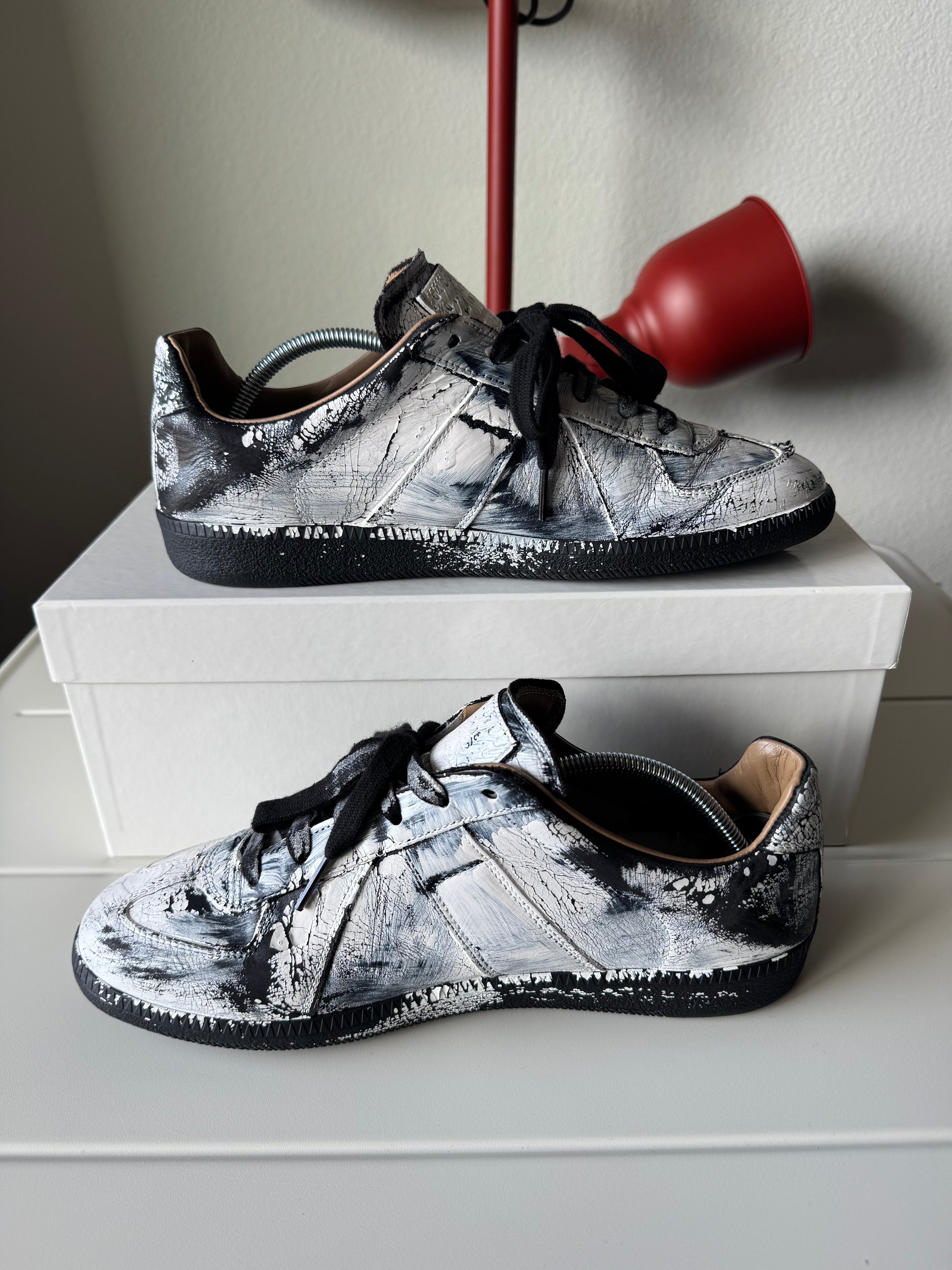 Maison Margiela Bianchetto Black Cracked Paint Gats 41/8