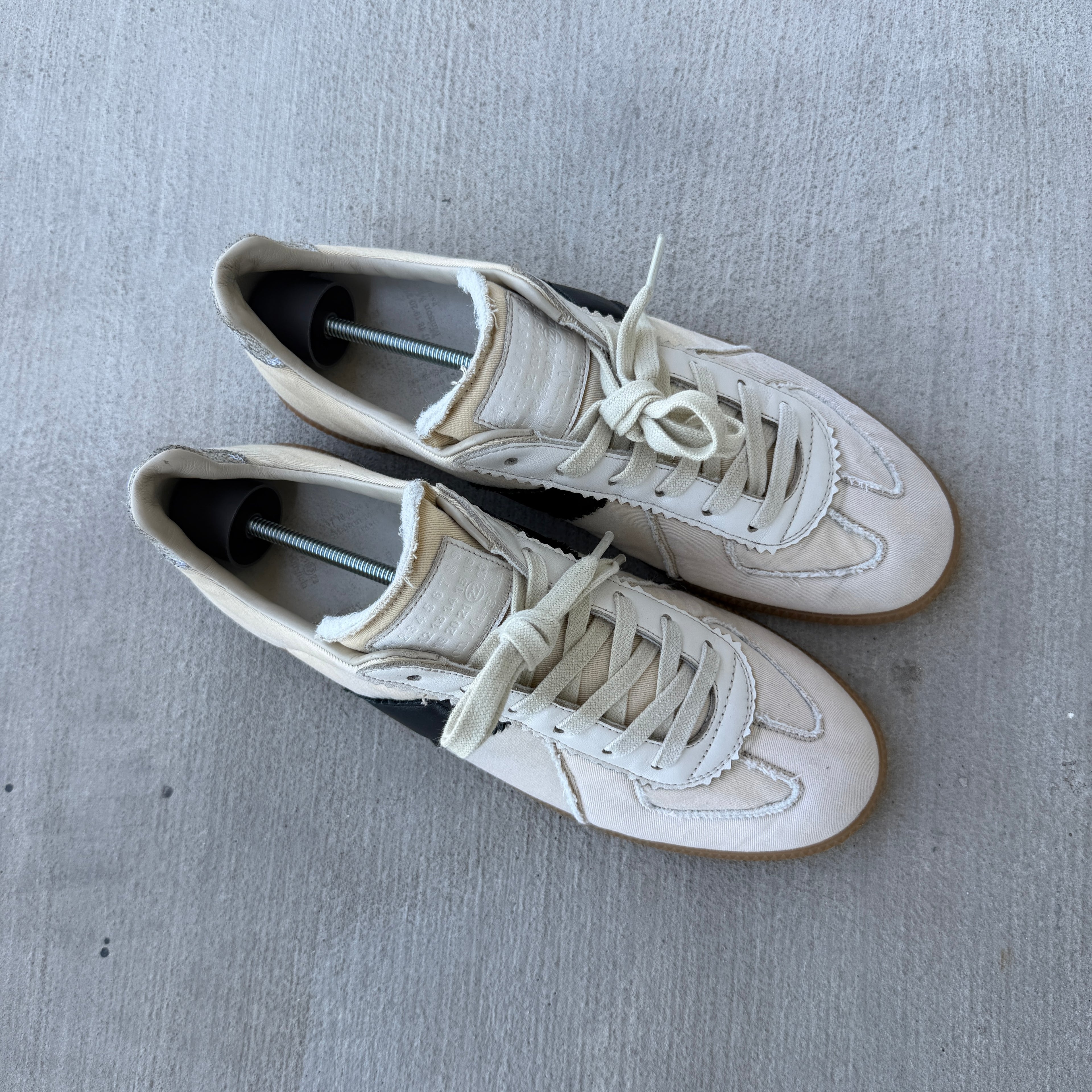 Maison Margiela Cream Canvas Gats 44/11