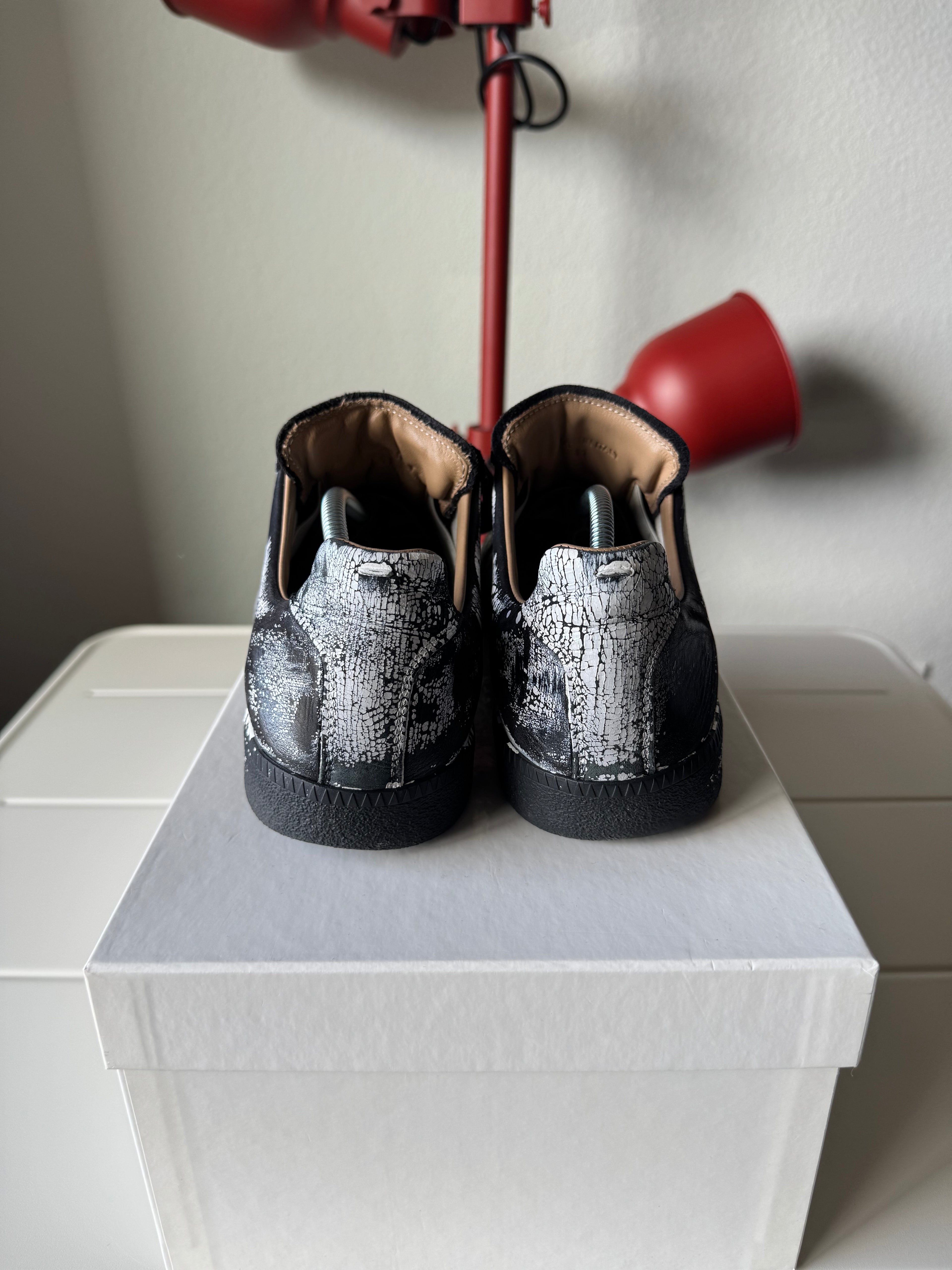 Maison Margiela Bianchetto Black Cracked Paint Gats 41/8