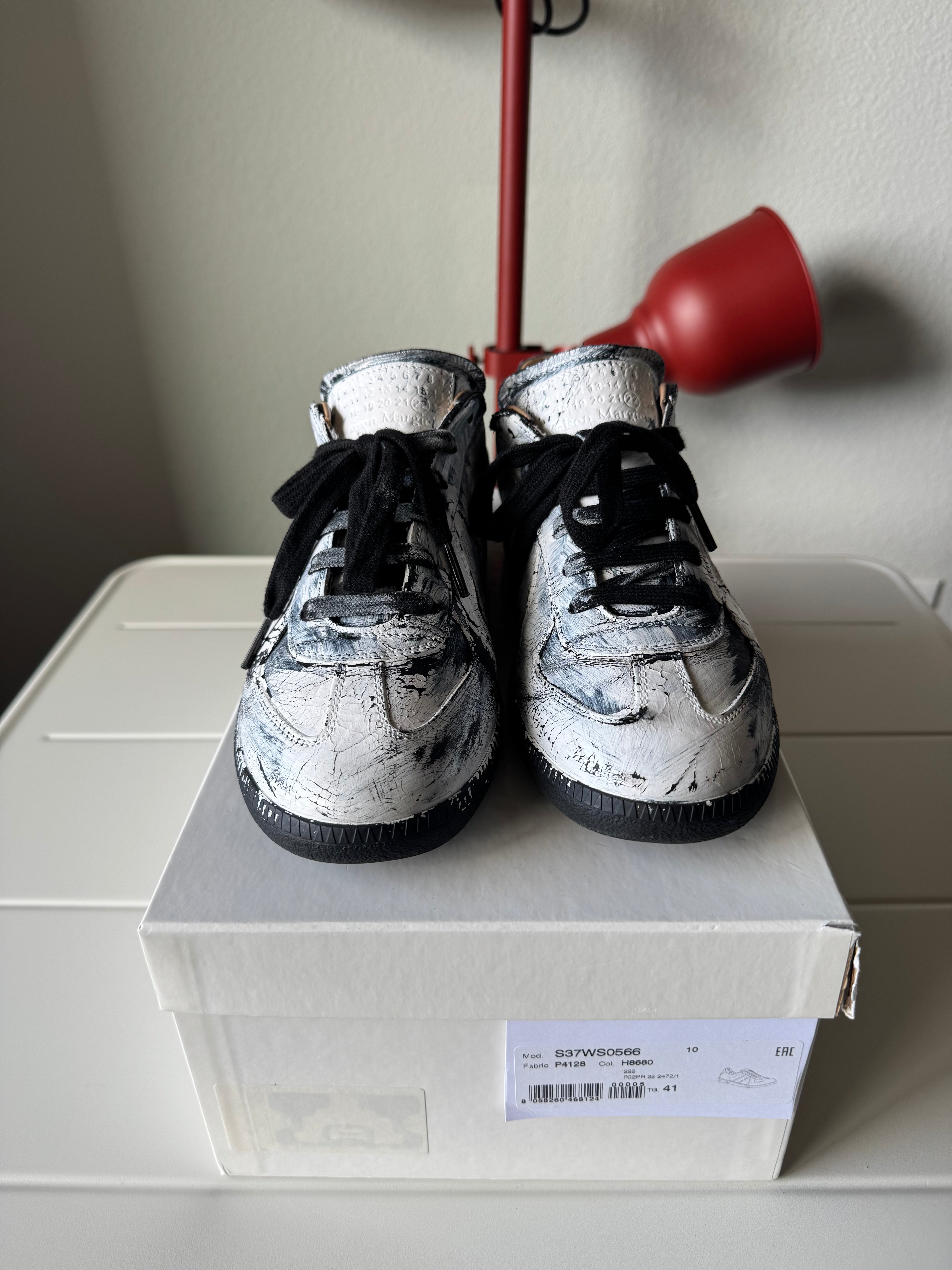 Maison Margiela Bianchetto Black Cracked Paint Gats 41/8 – Dig Supply